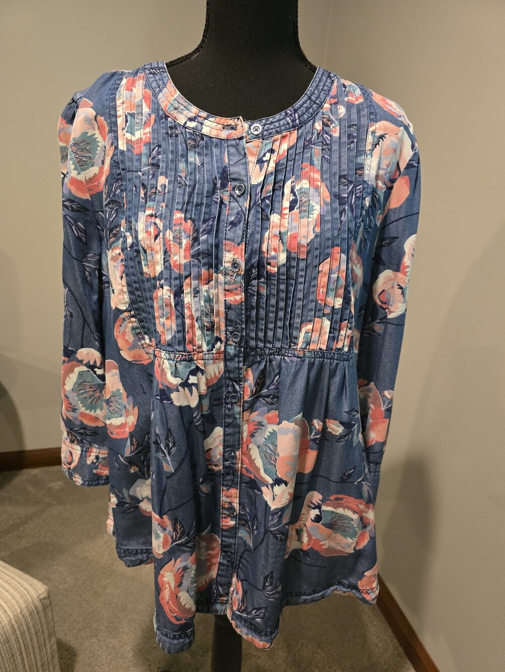 INTRO! Women's Blue Floral Pintuck Button-Front Tunic Top